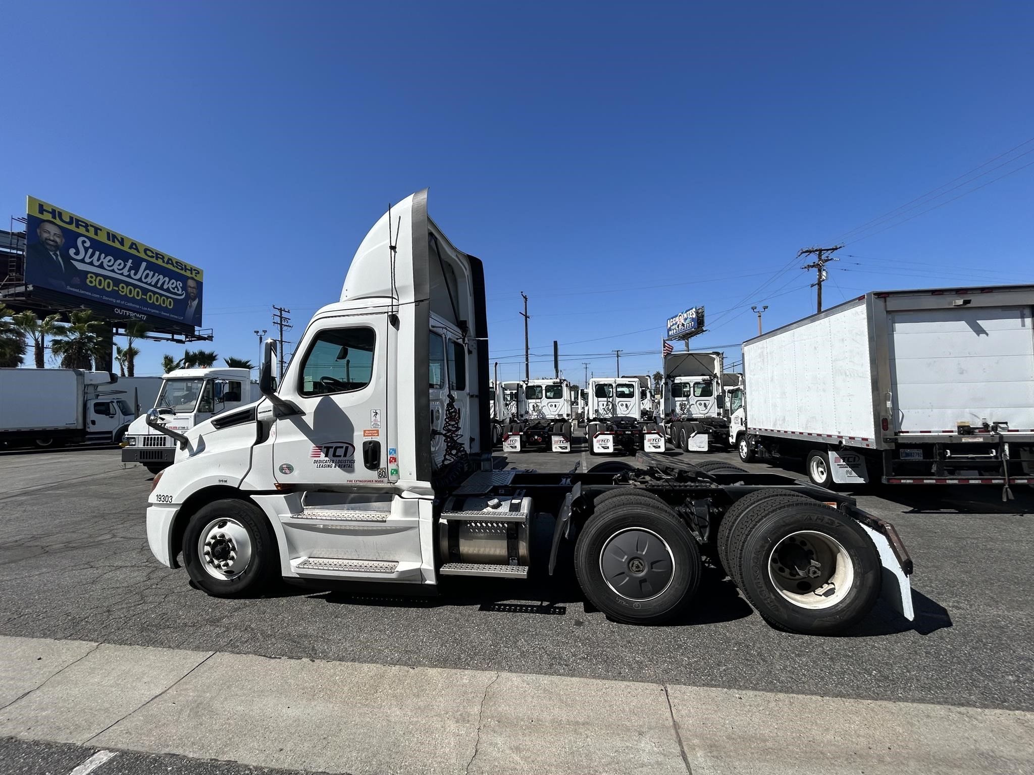 truck 221202 (4+1)-11032034905