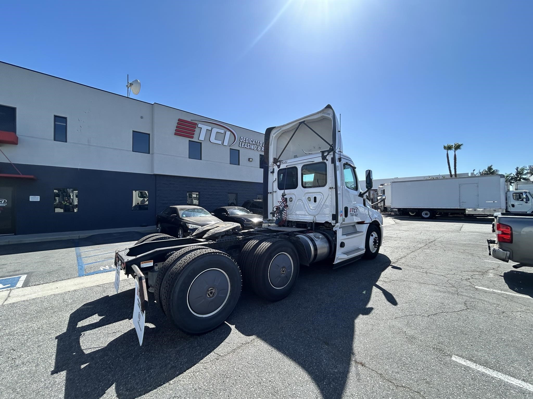 truck 221202 (5+1)-11032034852