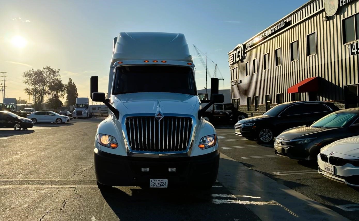 truck 221205 (2+1)-11030693084