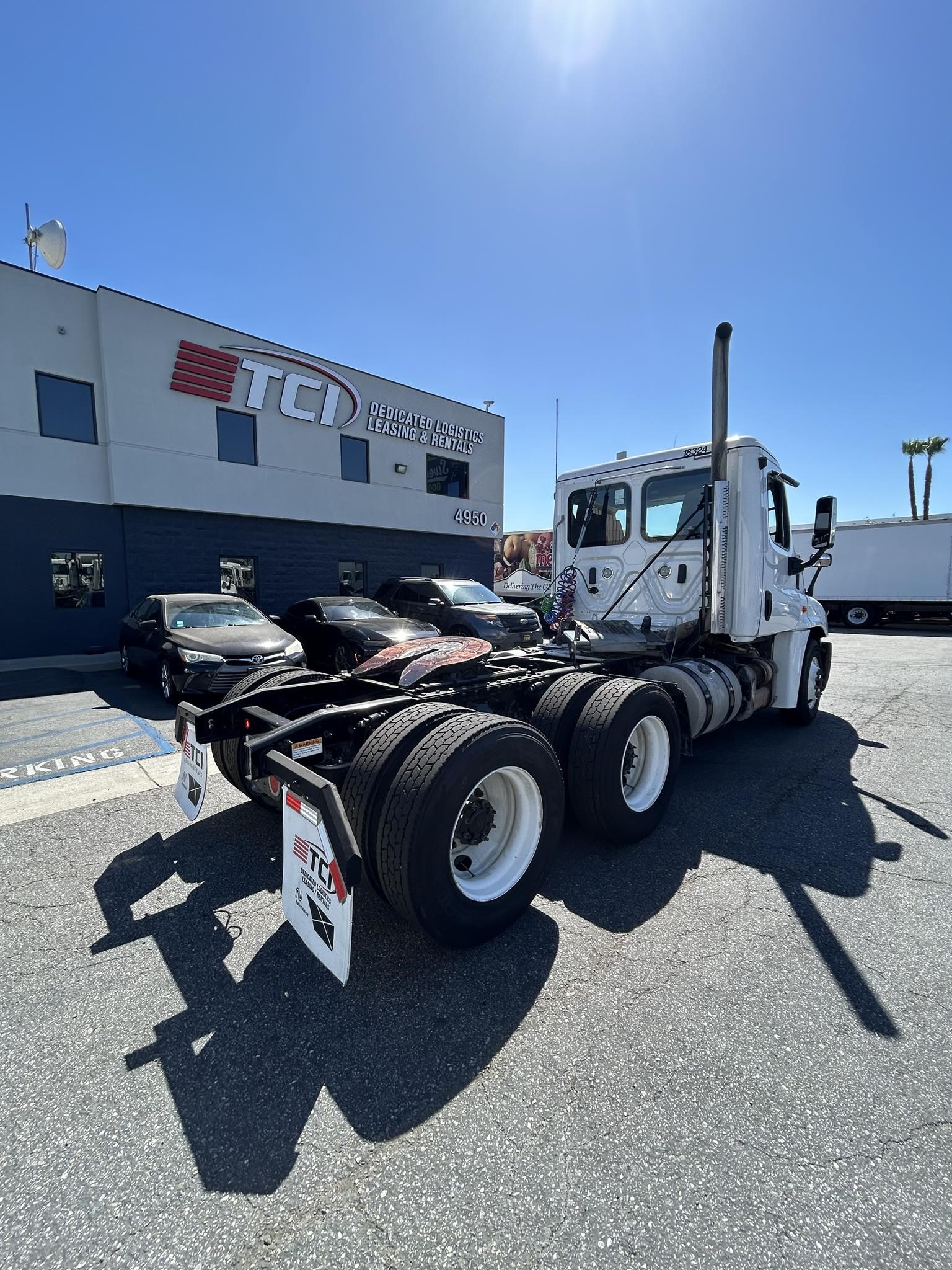 truck 221235 (6+1)-11032035983