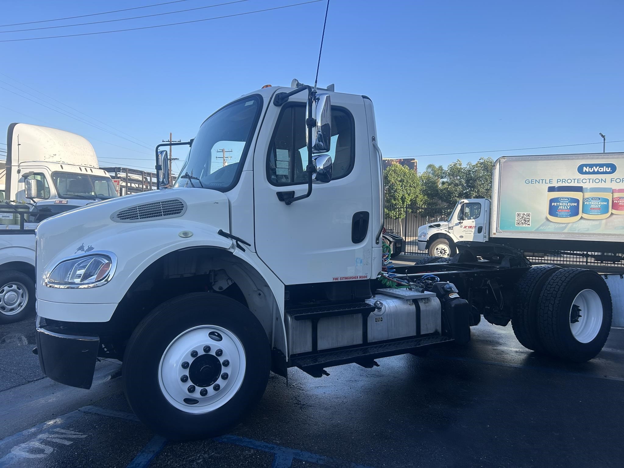 truck 221236 (1+1)-11008962064