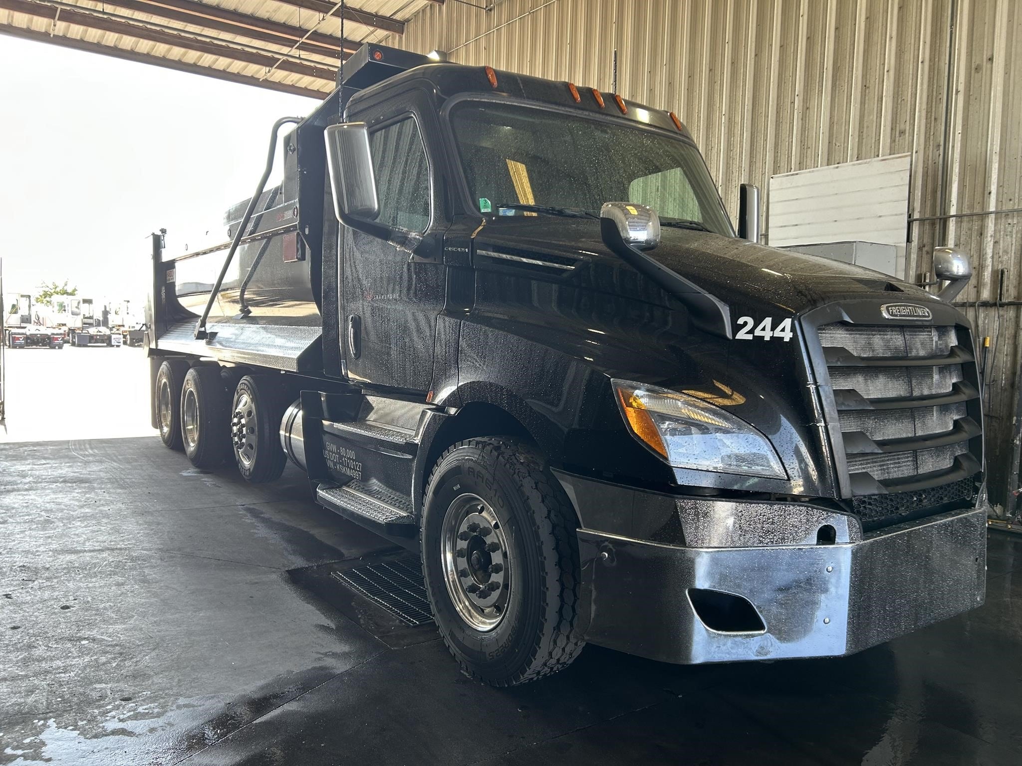 truck 221237 (1+1)-9074365526