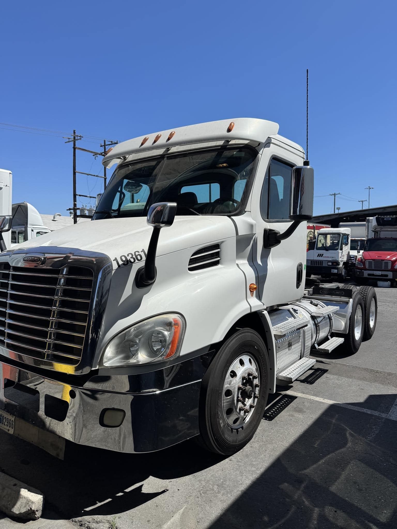 truck 221239 (1+1)-11033337483
