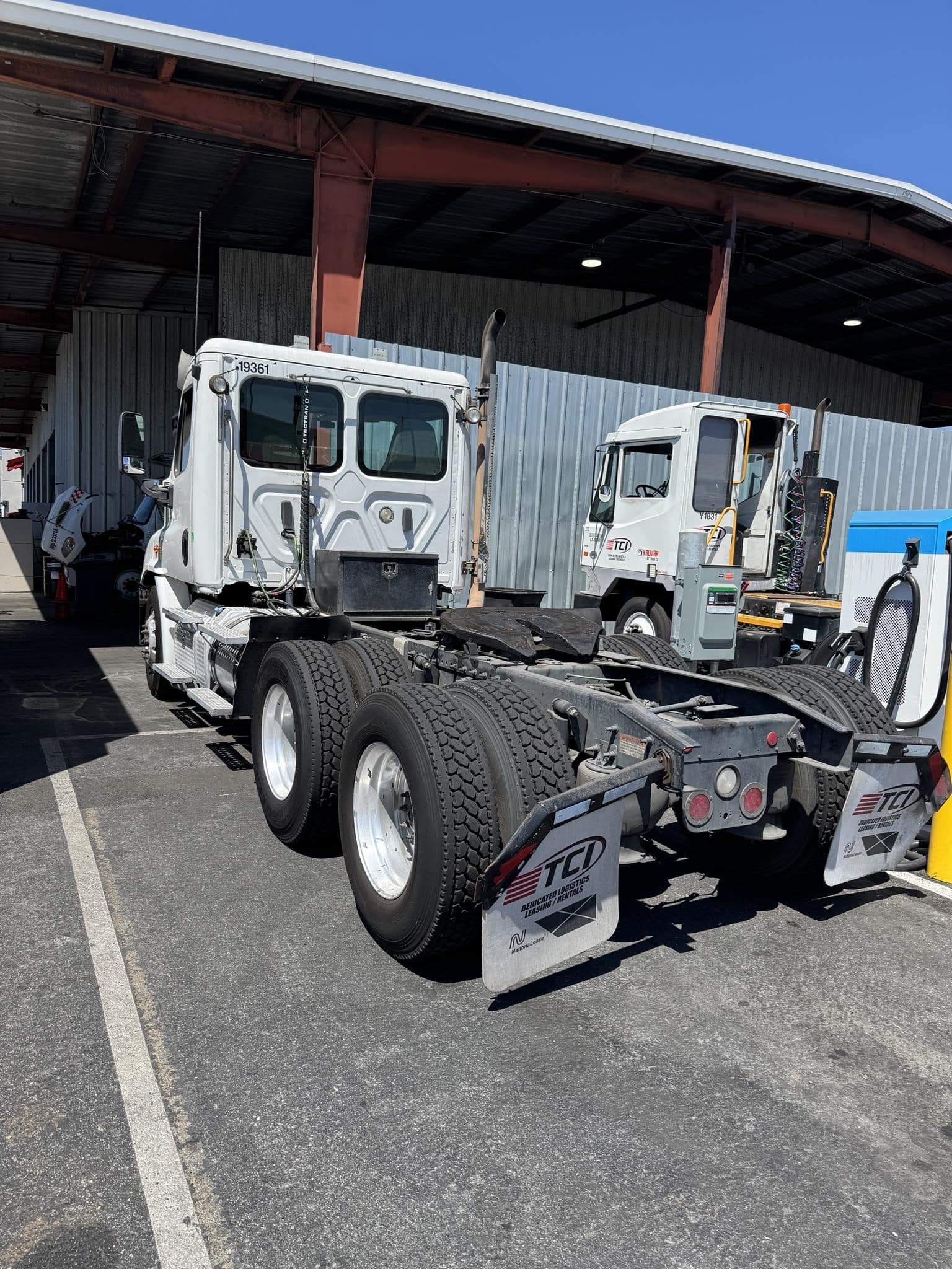 truck 221239 (2+1)-11033337503
