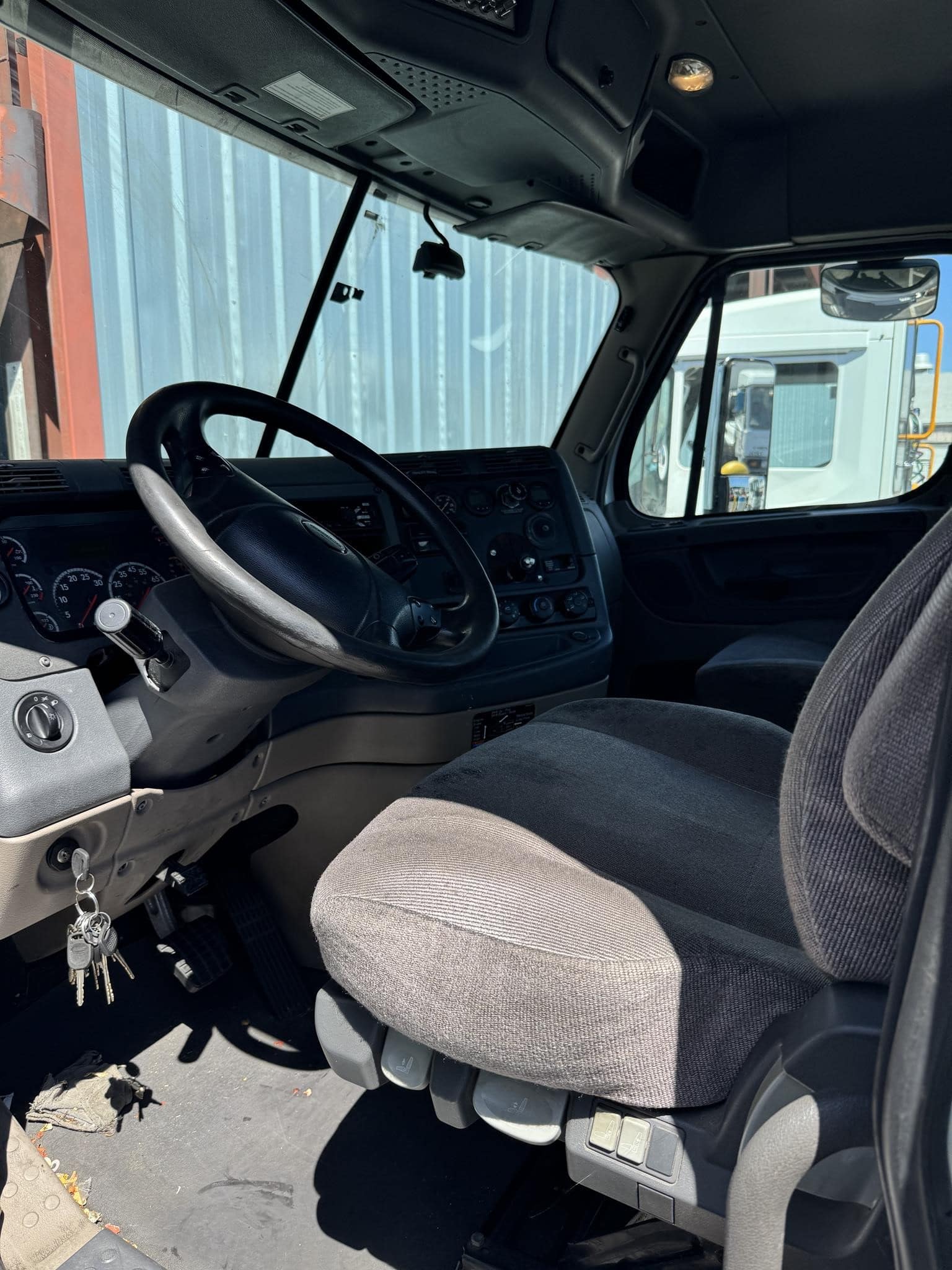 truck 221239 (5+1)-11033337493