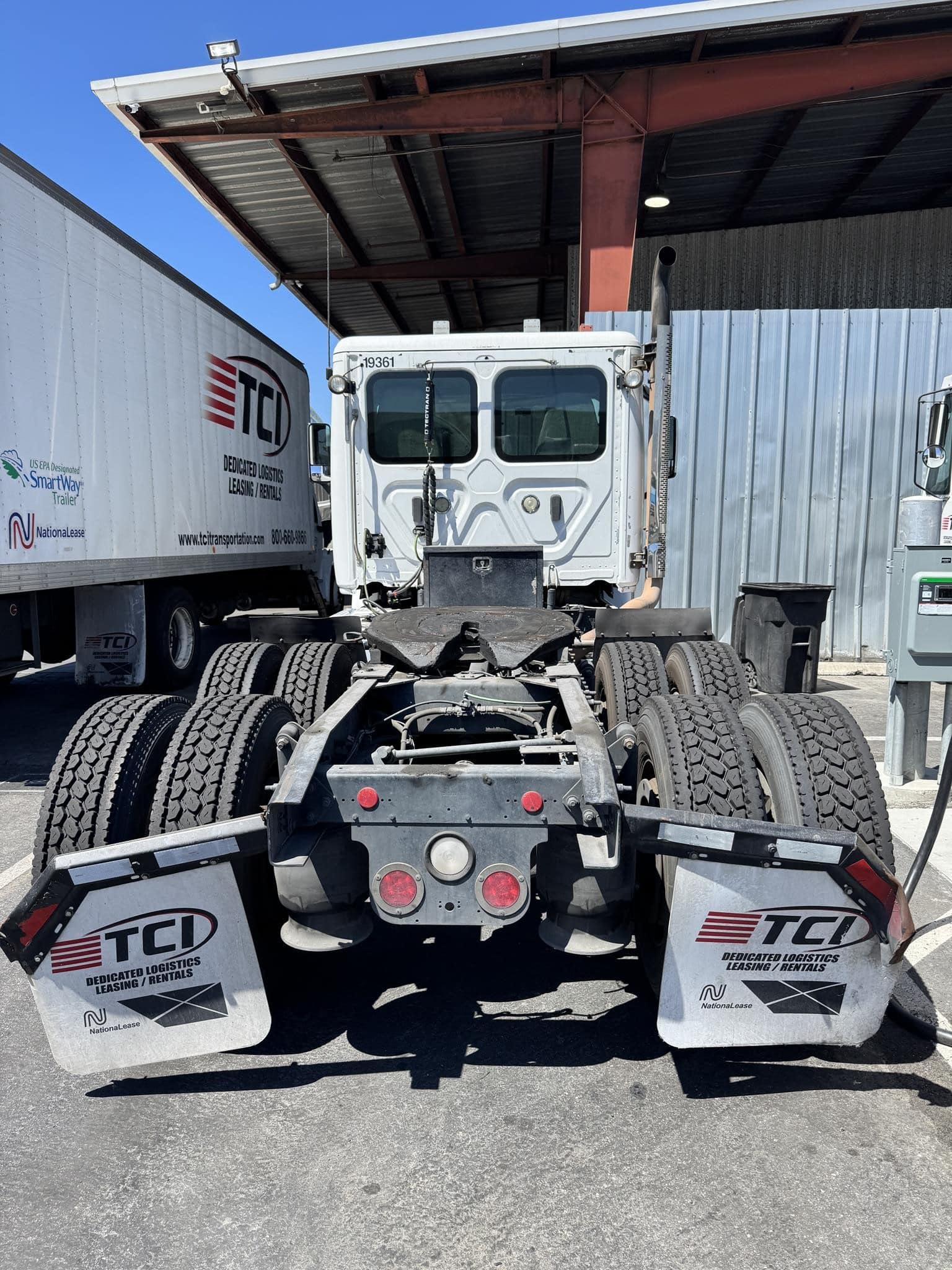 truck 221239 (6+1)-11033337509