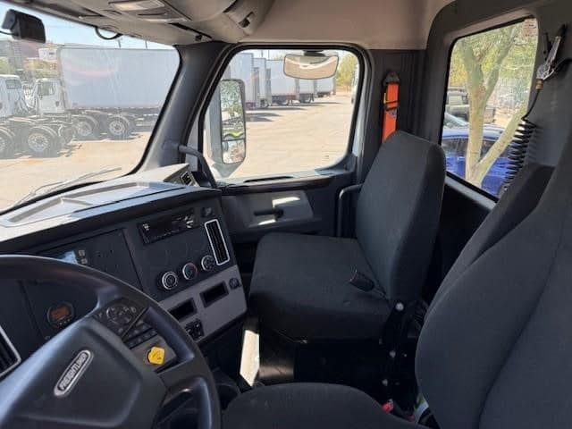 truck 221240 (10+1)-9071474995