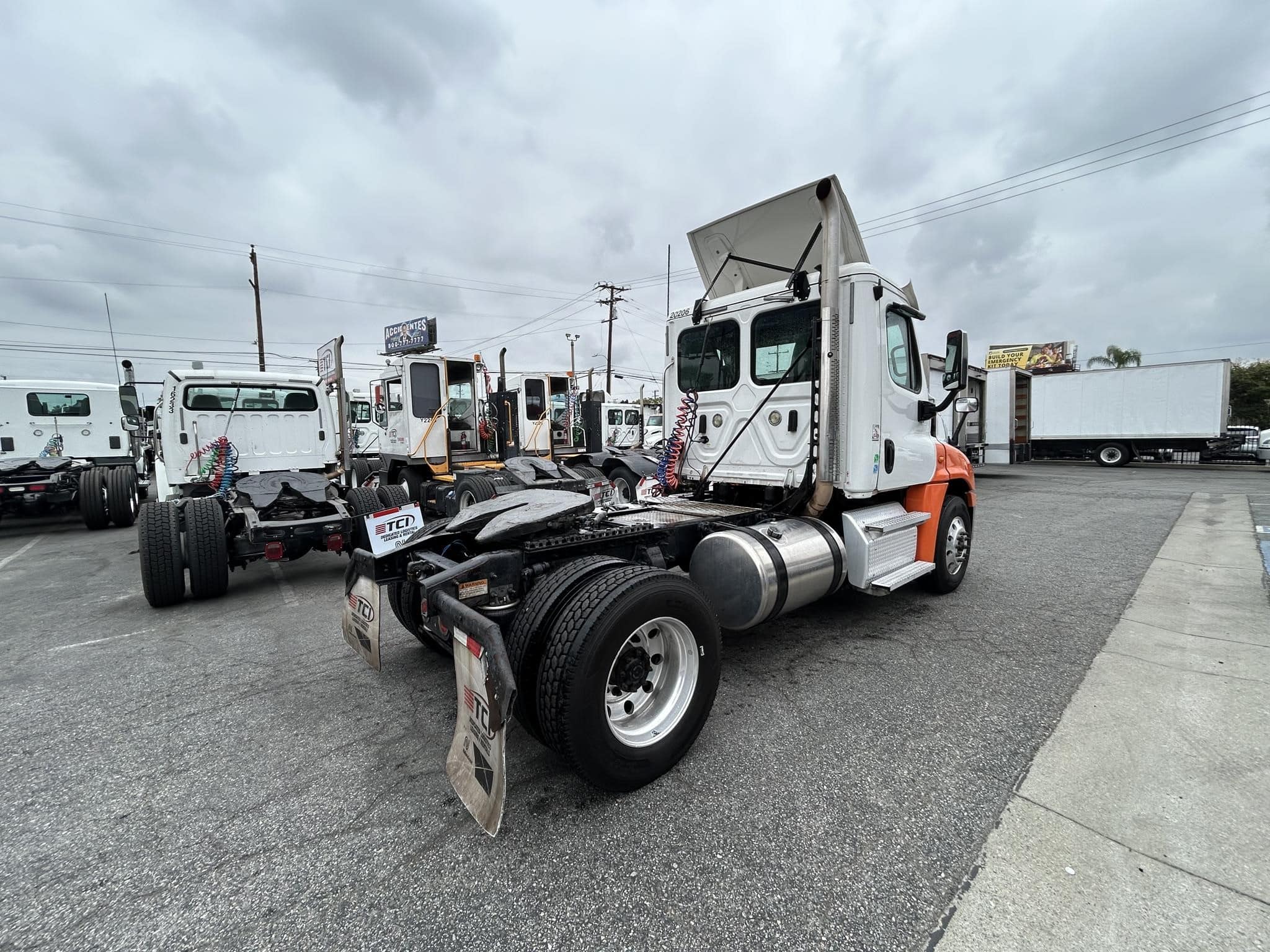 truck 221241 (4+1)-11032033633