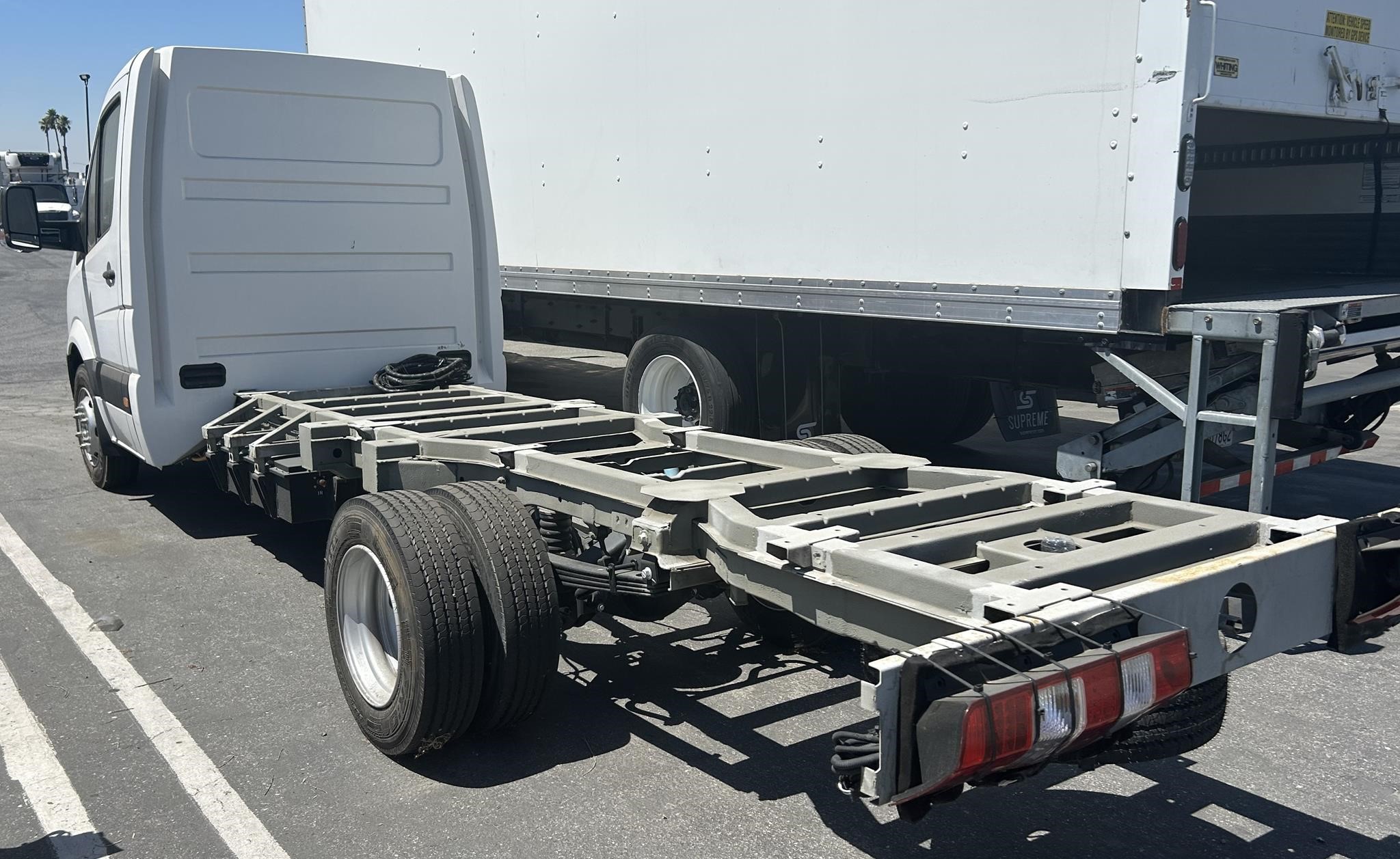truck 221242 (3+1)-9076180648