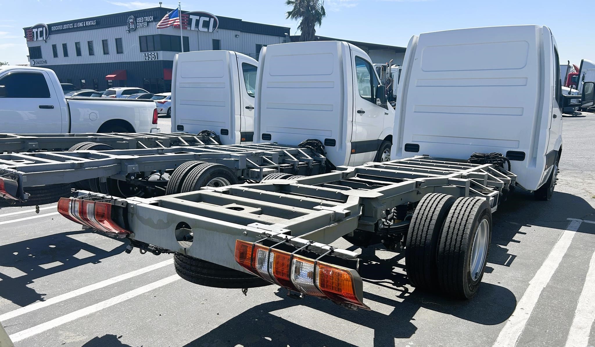 truck 221242 (8+1)-9076180578