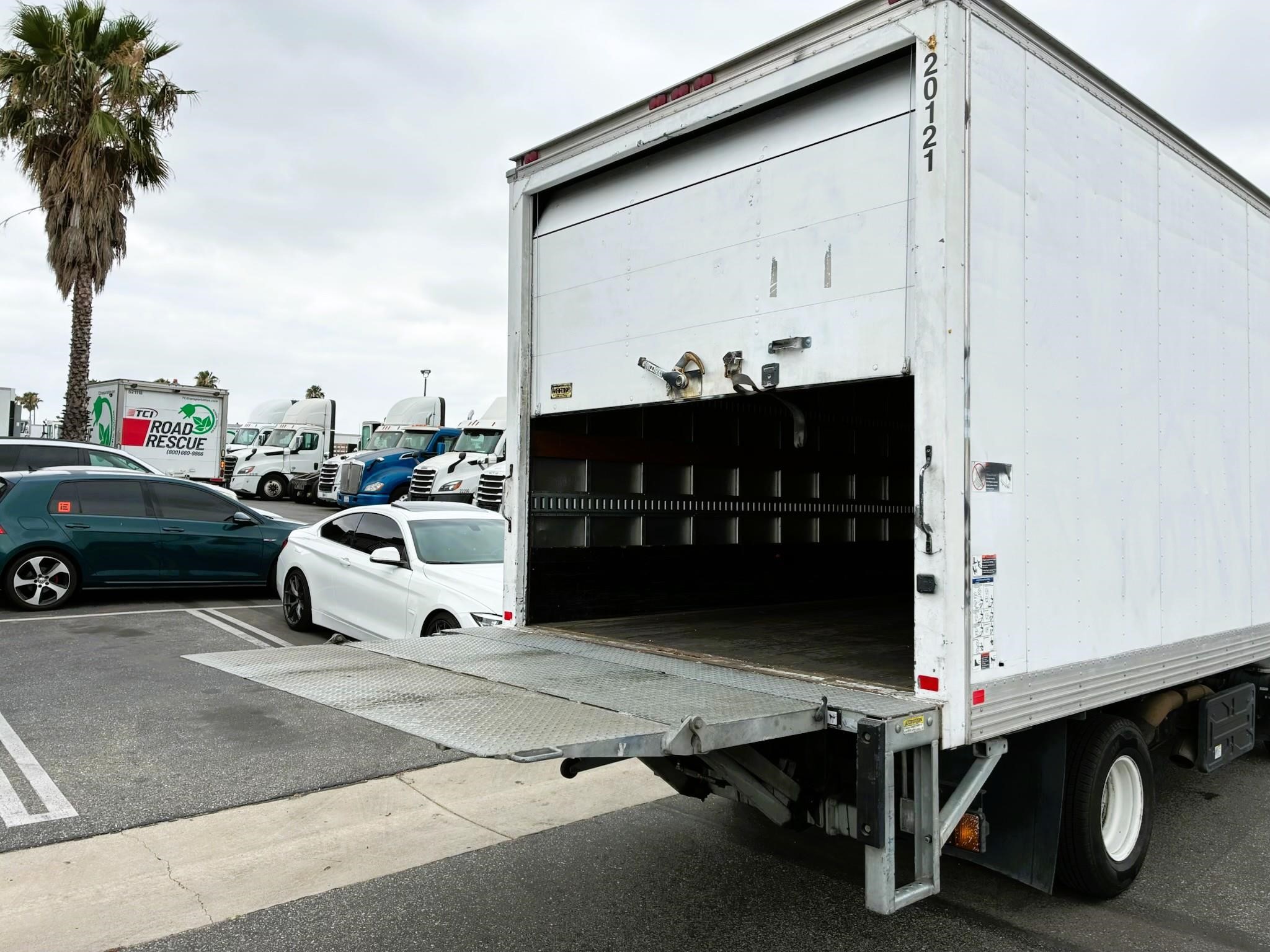 truck 221243 (4+1)-11031847806