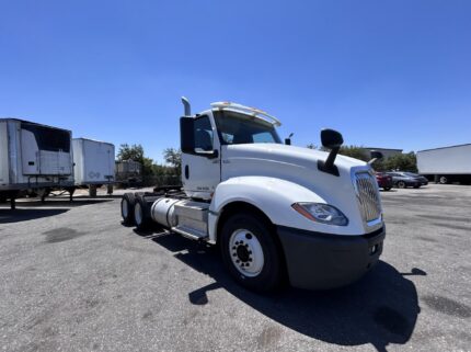 truck 221423 (0+1)-11037689570