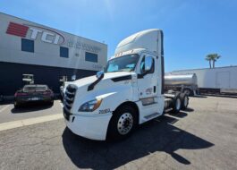 truck 221470 (0+1)-11039625952