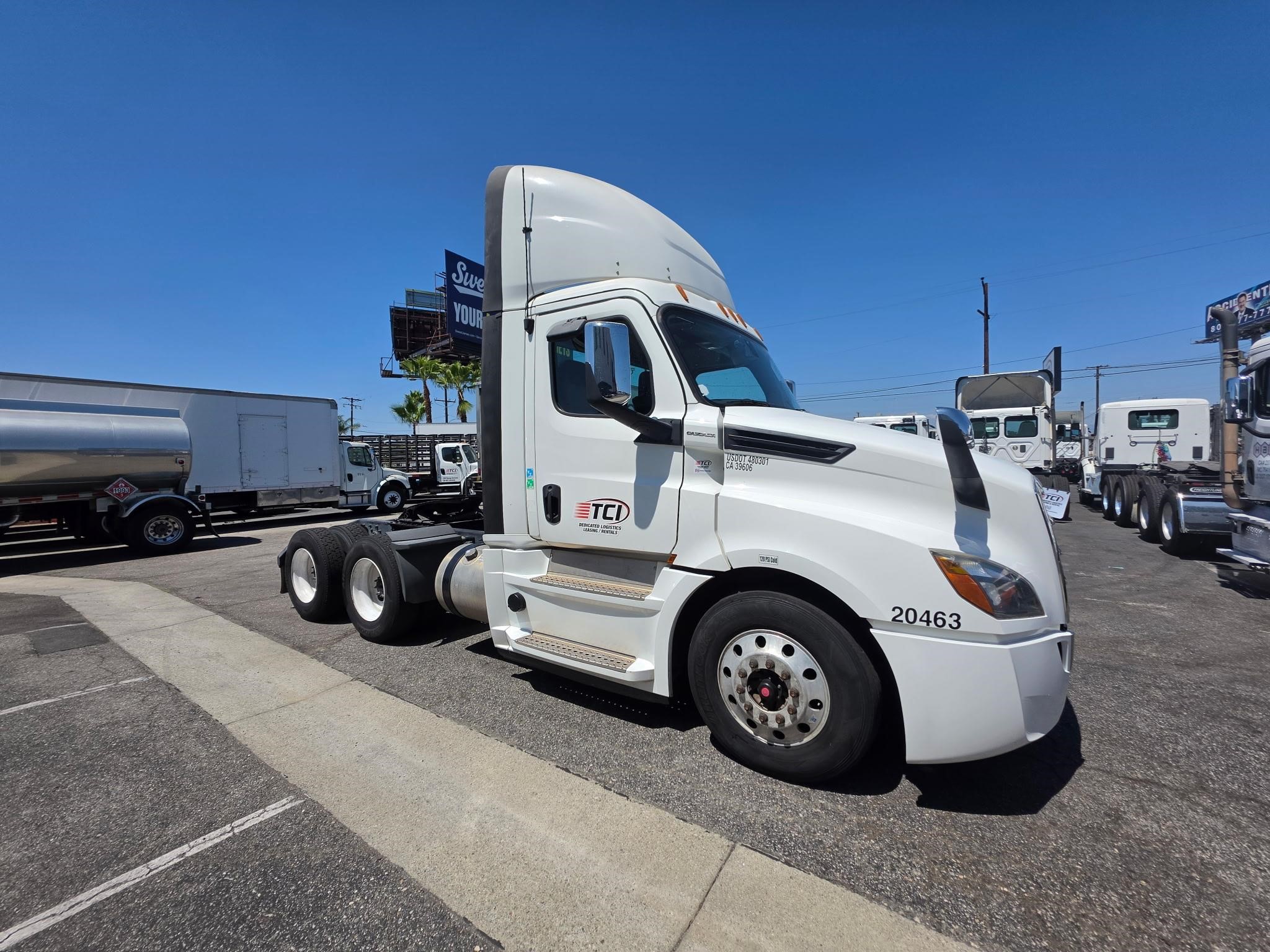 truck 221470 (2+1)-11039625955
