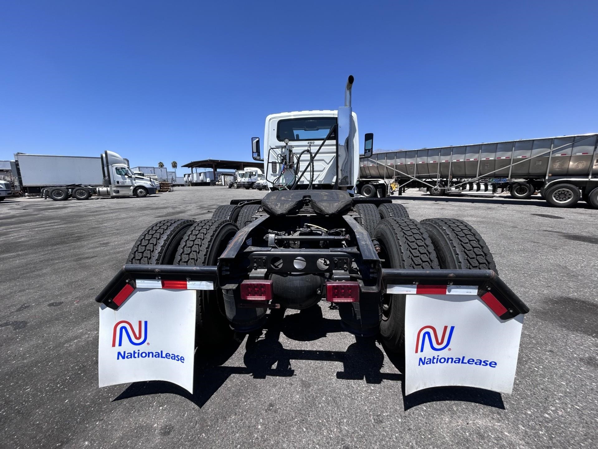 truck 221476 (3+1)-11037689631