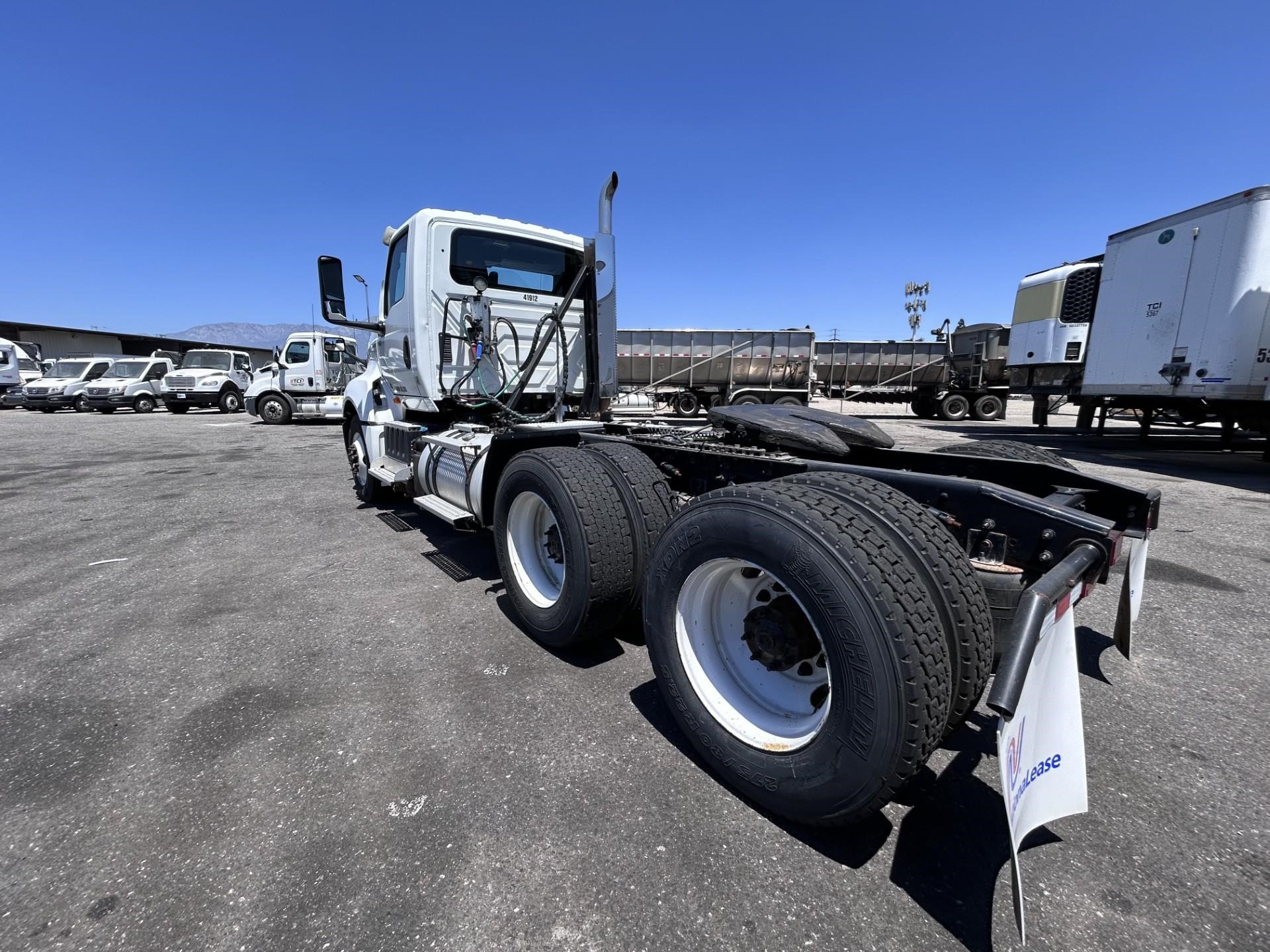truck 221476 (5+1)-11037689732