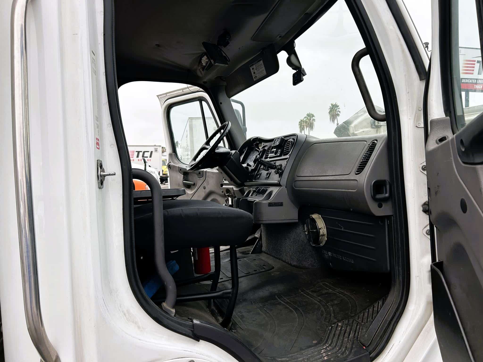 truck 221683 (4+1)-11046495760