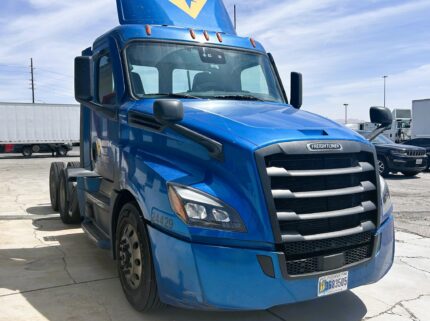 truck 221720 (0+1)-11050586558