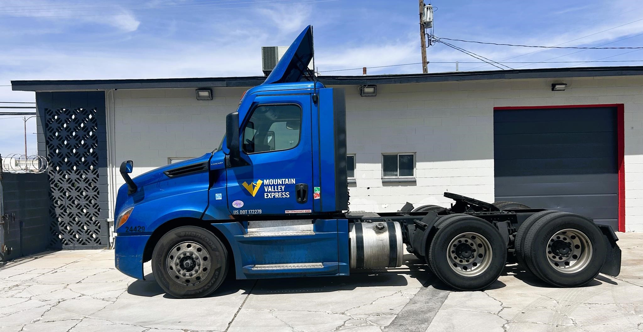 truck 221720 (2+1)-11050586669