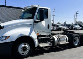 truck 221722 (0+1)-11050613904