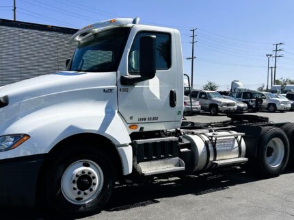 truck 221722 (0+1)-11050613904
