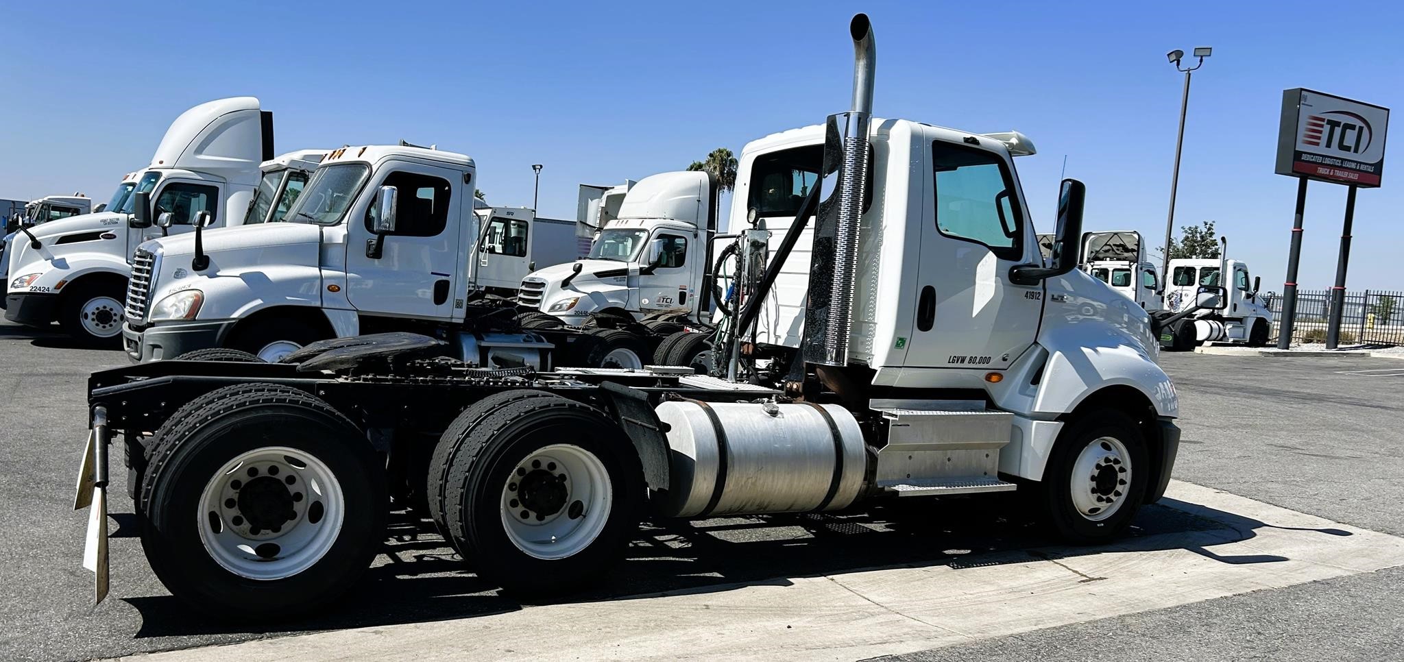 truck 221722 (4+1)-11050614708